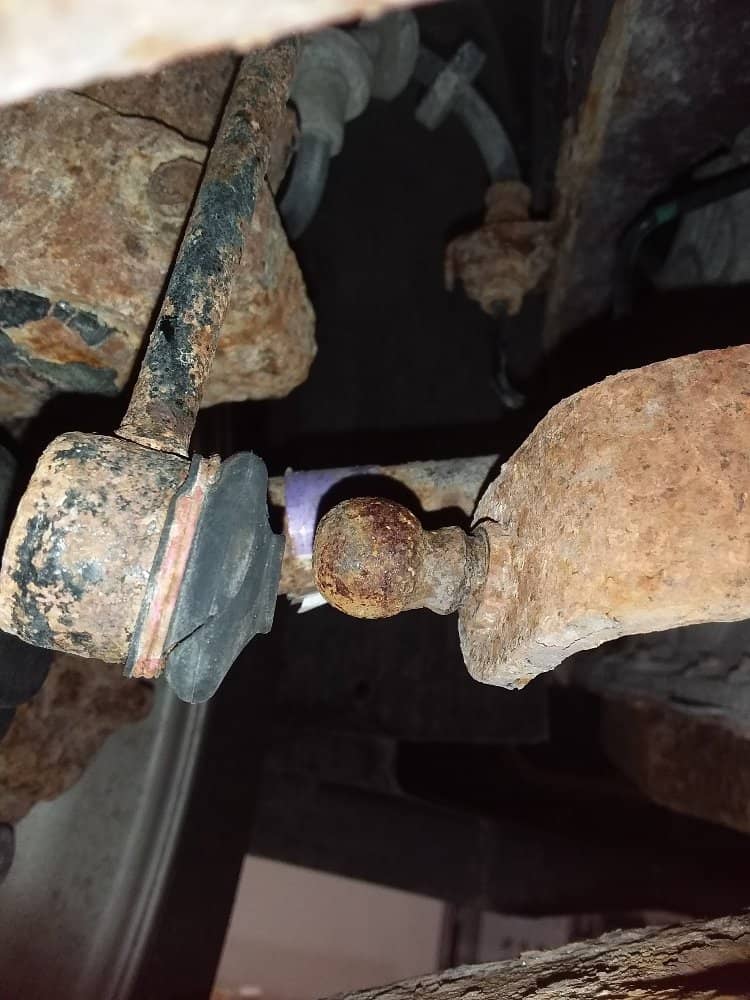 2007 Ford Focus broken stabilizer link