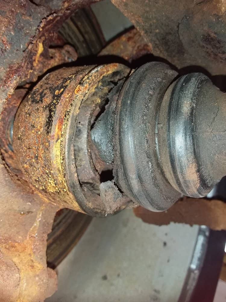 2007 Ford Focus CV axle boot failure