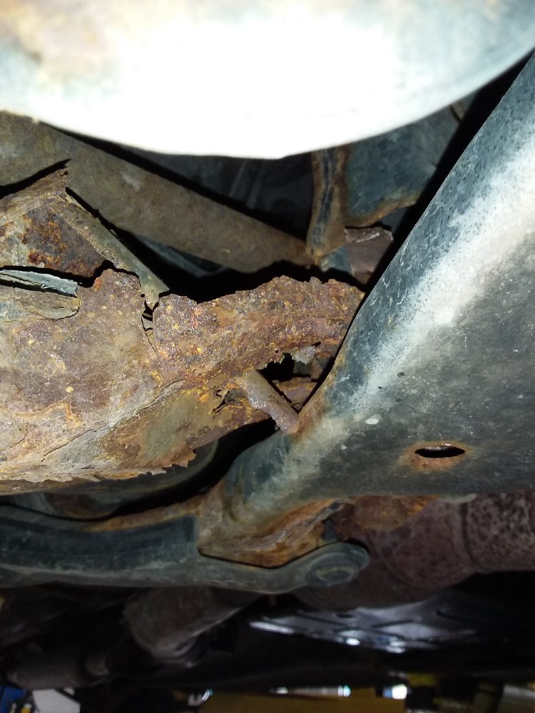 Subaru Forester engine cradle sub-frame rust damage