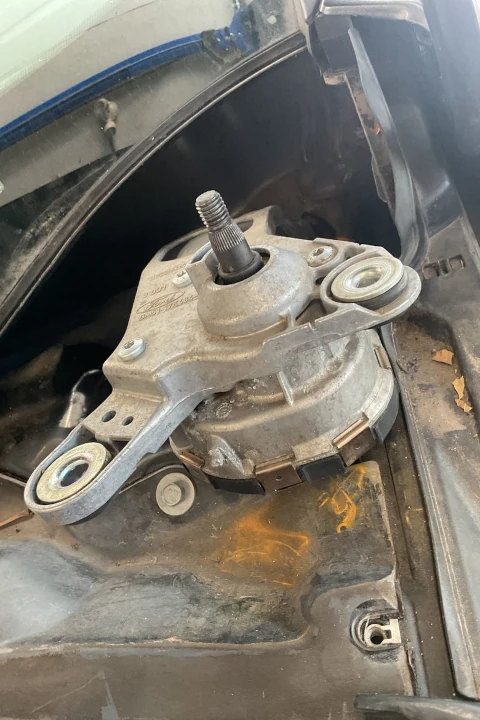 2010 Ford Focus with wiper control module failure.